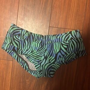 Cleo the hurricane pole bottoms